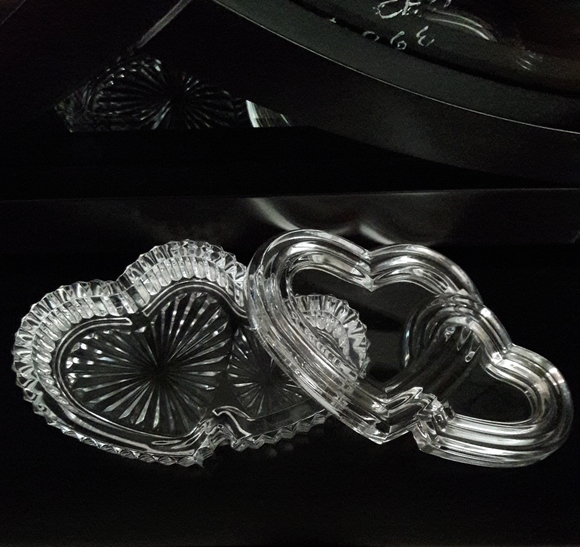 Vintage Double Heart 💕 Crystal Dish with Lid - Picture 3 of 7